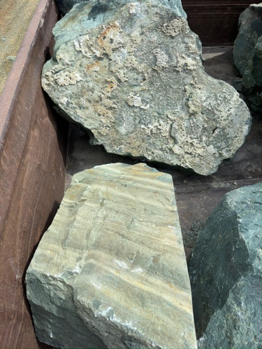 Ландшафтные глыбы зелёные 200-500 килограмм купить в Усть-Катаве