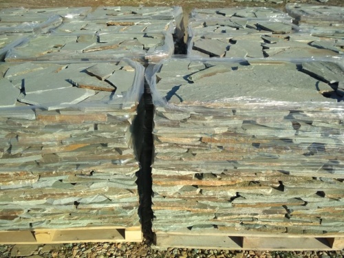 Плитняк златолит зелёный для цоколя, отмостки купить в Усть-Катаве