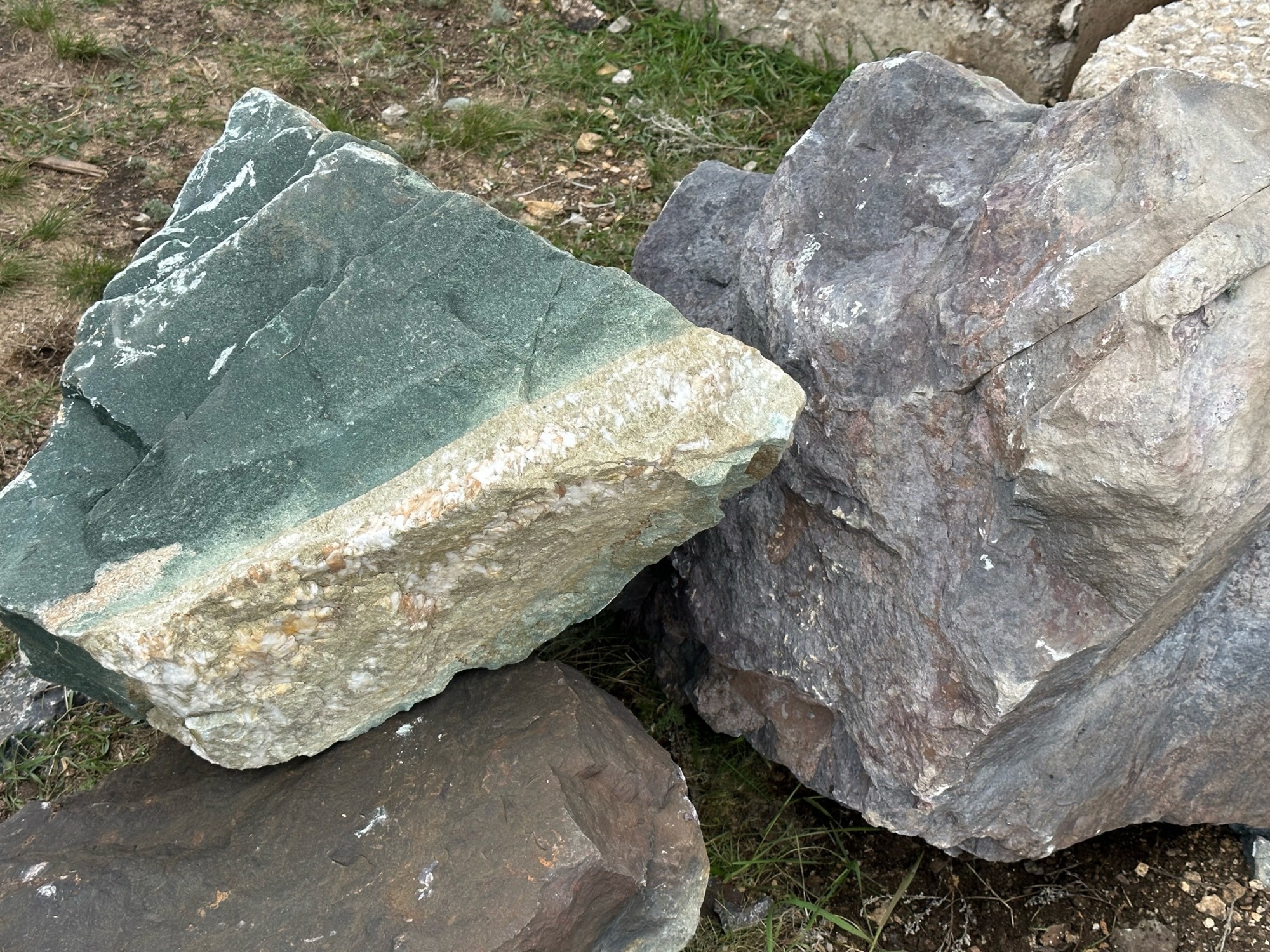 Камни для ландшафтного дизайна зелёные 10-60 килограмм купить в Усть-Катаве