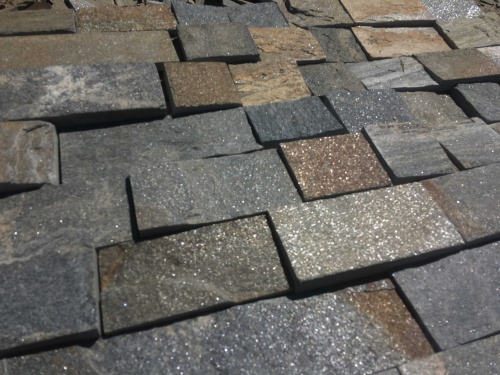 Плитка пилёная златолит Уральский для цоколя, отмостки купить в Усть-Катаве