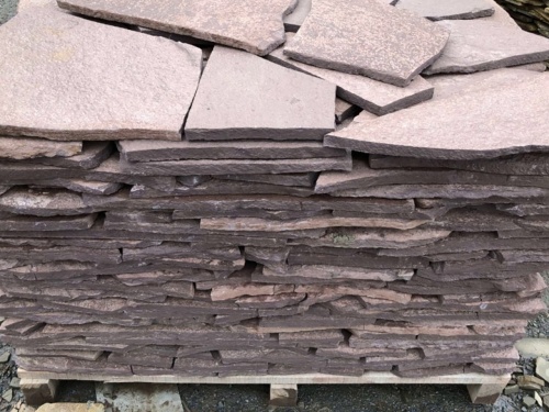 Плитняк лемезит бордовый для облицовки цоколя 20-25 мм  купить в Усть-Катаве