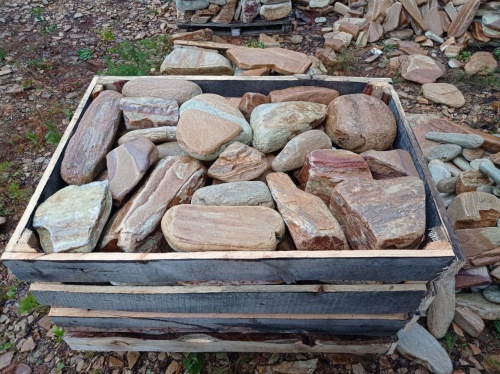 Златолит жёлтый, жёлто-зелёный глыбки и валуны для ланшафтного дизайна купить в Усть-Катаве